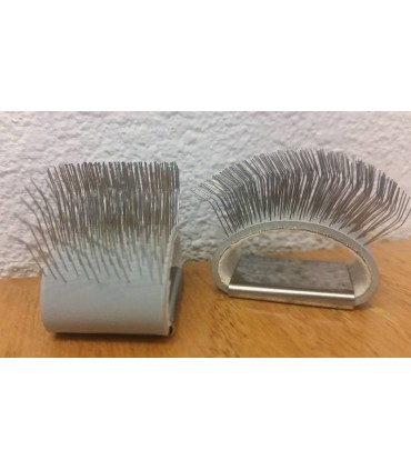 Finger dubbing brush